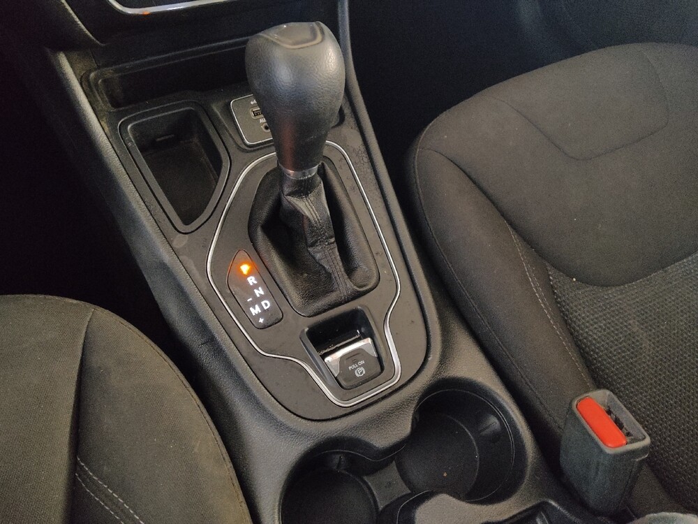 2019 Jeep Cherokee in Stone Mountain, GA 30083 - 18063683 26