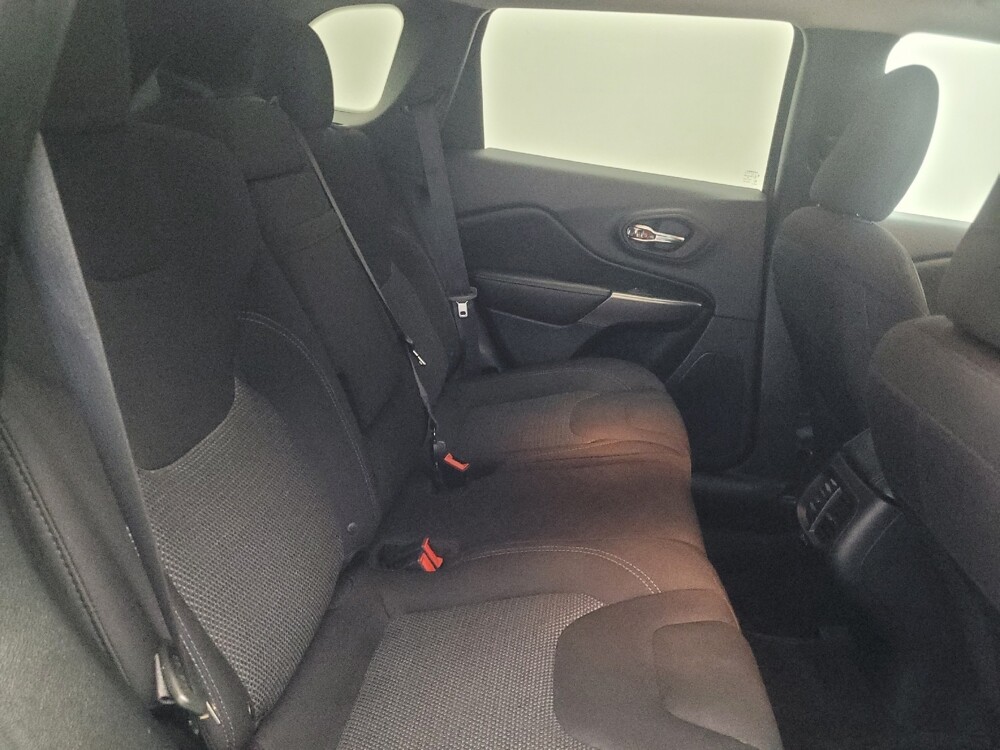 2019 Jeep Cherokee in Stone Mountain, GA 30083 - 18063683 19