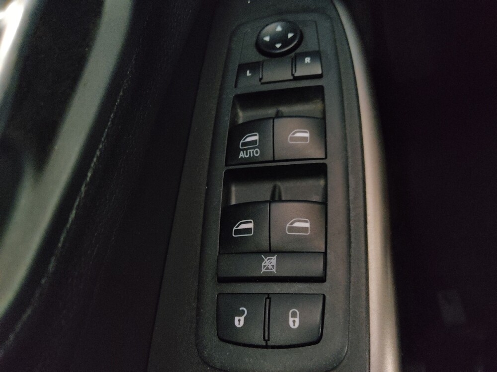 2019 Jeep Cherokee in Stone Mountain, GA 30083 - 18063683 27