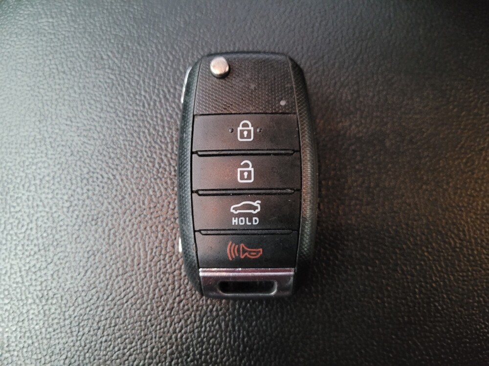 2018 Kia Optima in Memphis, TN 38128 - 18063695 32