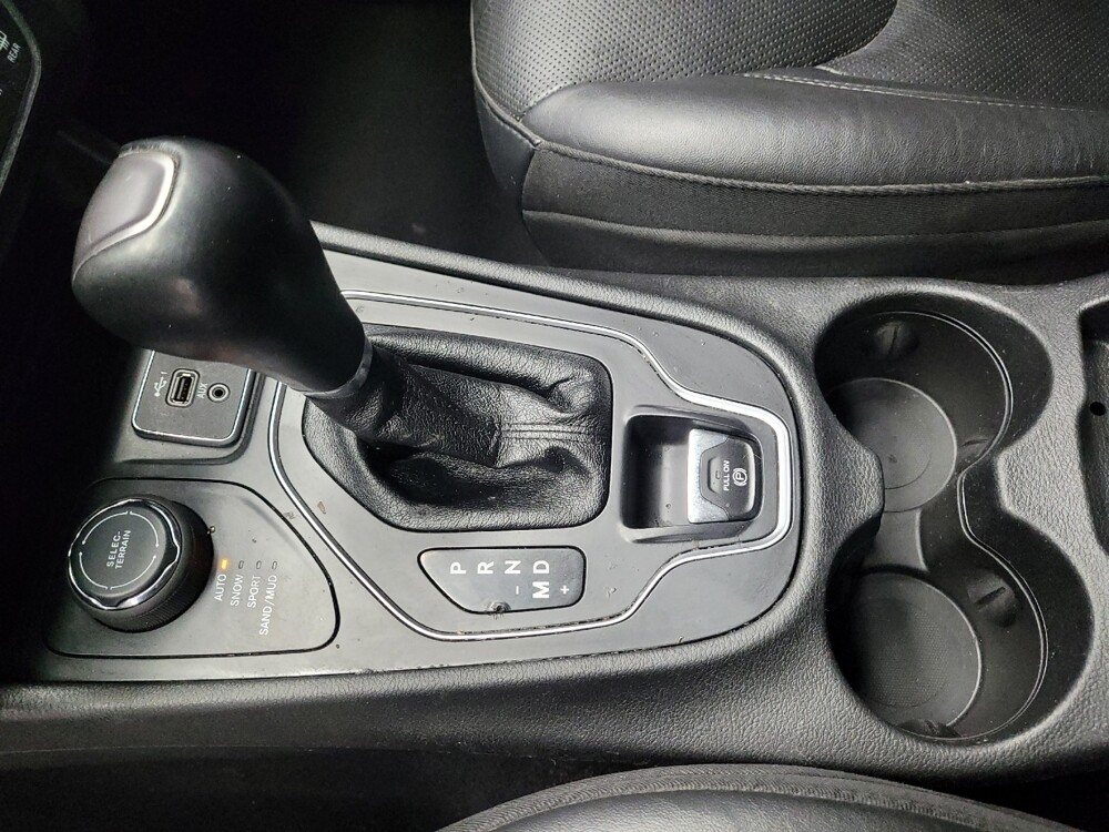 2021 Jeep Cherokee in Las Vegas, NV 89104 - 18063697 26