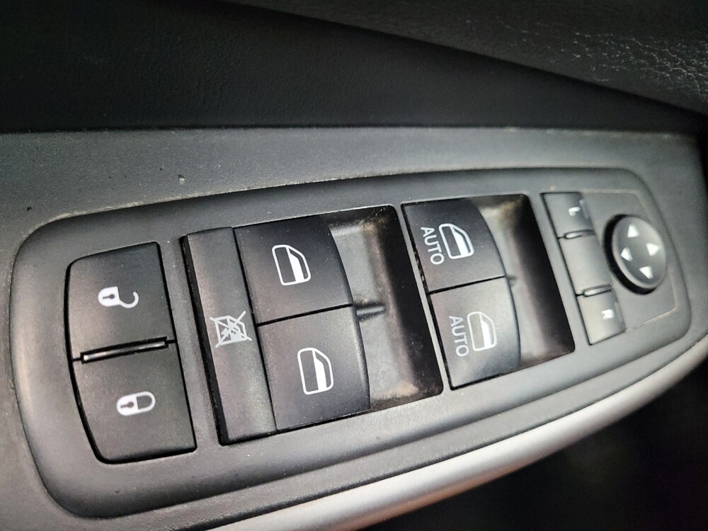 2021 Jeep Cherokee in Las Vegas, NV 89104 - 18063697 27