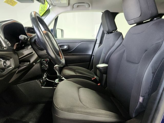 2020 Jeep Renegade in Cinnaminson, NJ 08077 - 18063700 11