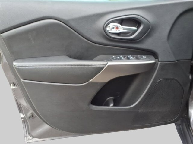 2019 Jeep Cherokee in Winchester, VA 22602 - 18063704 17