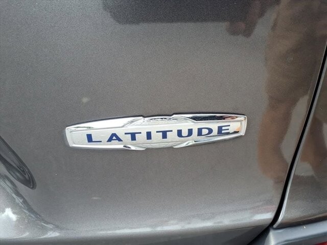 2019 Jeep Cherokee in Winchester, VA 22602 - 18063704 9