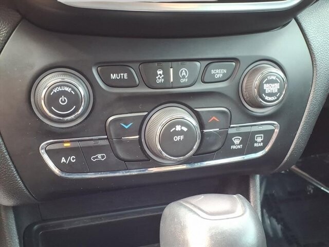 2019 Jeep Cherokee in Winchester, VA 22602 - 18063704 26