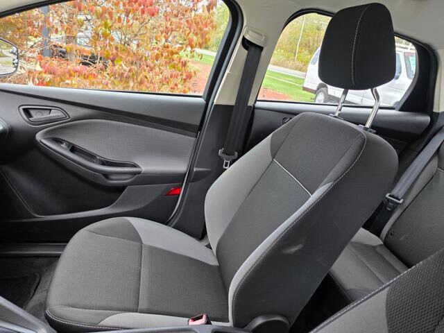 2012 Ford Focus in Blauvelt, NY 10913 - 18063705 24