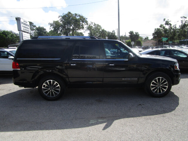 2017 Lincoln Navigator L in Tampa, FL 33604-6914 - 18063707 33