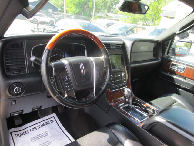 2017 Lincoln Navigator L in Tampa, FL 33604-6914 - 18063707 16