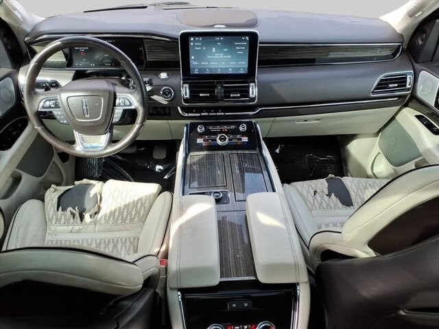 2019 Lincoln Navigator L in Winchester, VA 22602 - 18063714 10