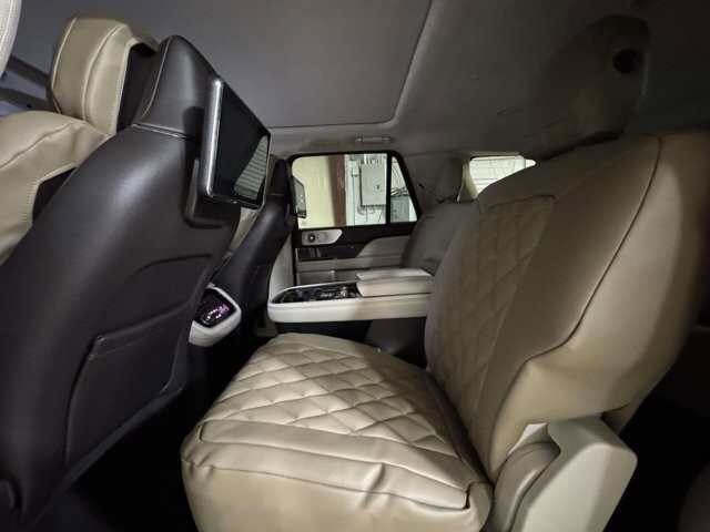 2019 Lincoln Navigator L in Winchester, VA 22602 - 18063714 11