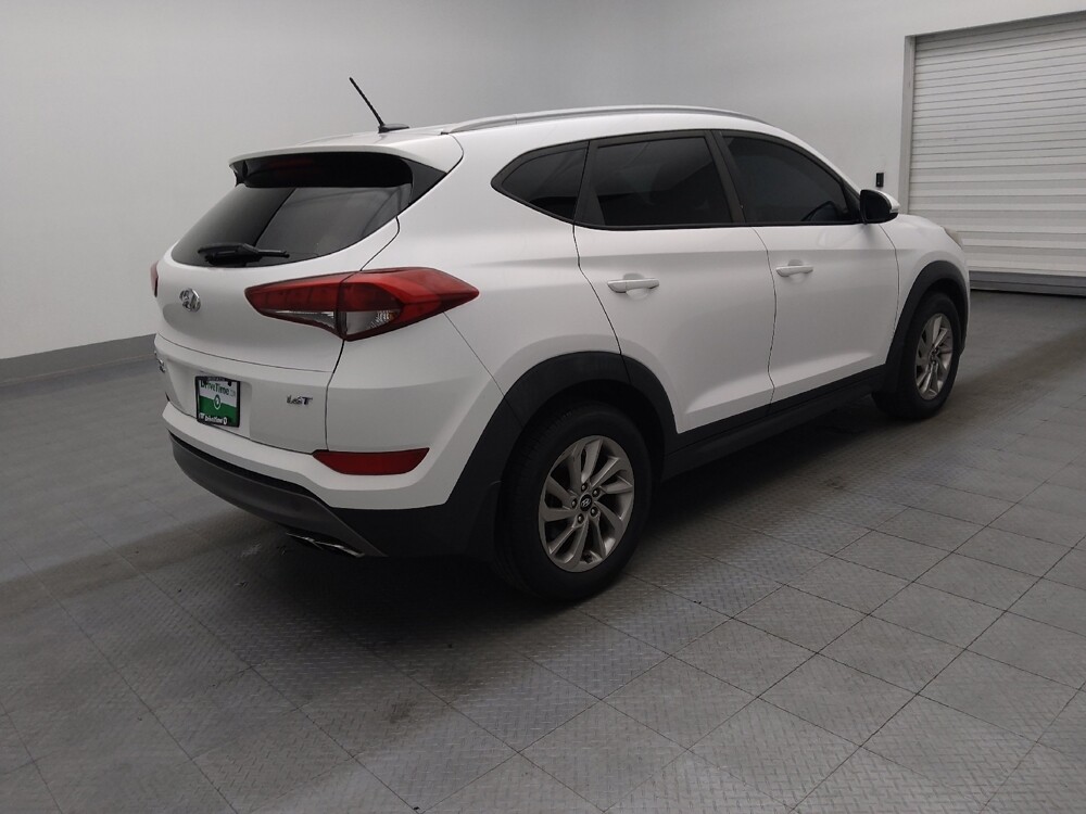 2016 Hyundai Tucson in Jacksonville, FL 32210 - 18063771 10