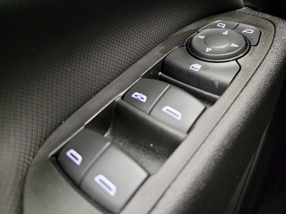 2022 Chevrolet Equinox in Eastpointe, MI 48021 - 18063843 27