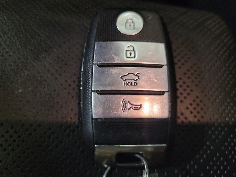 2016 Kia Optima in Clearwater, FL 33764 - 18063900 32