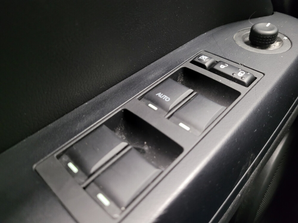 2015 Jeep Compass in Eastpointe, MI 48021 - 18063911 27