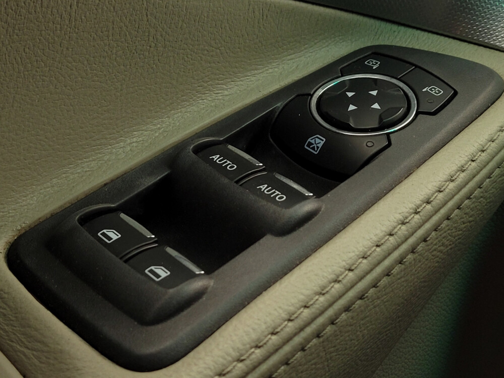 2015 Ford Explorer in Mesa, AZ 85210 - 18063954 27