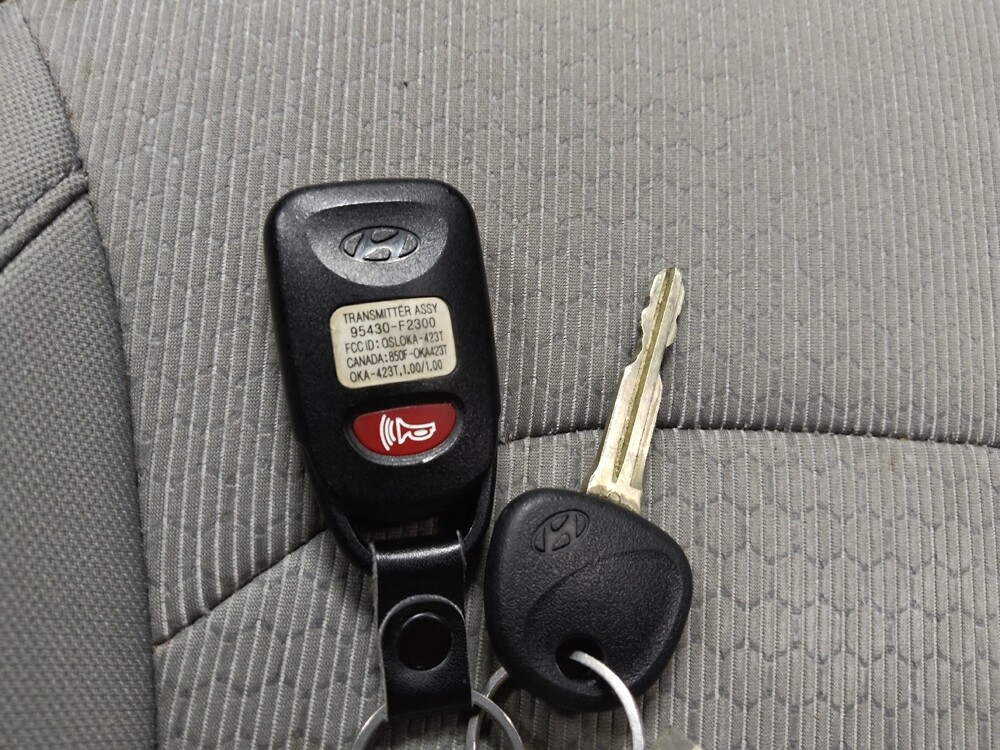 2017 Hyundai Elantra in Oklahoma City, OK 73139 - 18064001 32