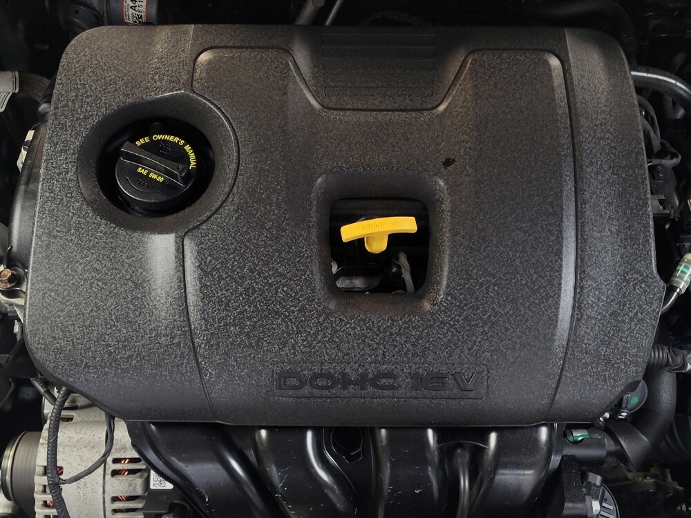 2019 Hyundai Elantra in Tampa, FL 33619 - 18064031 30