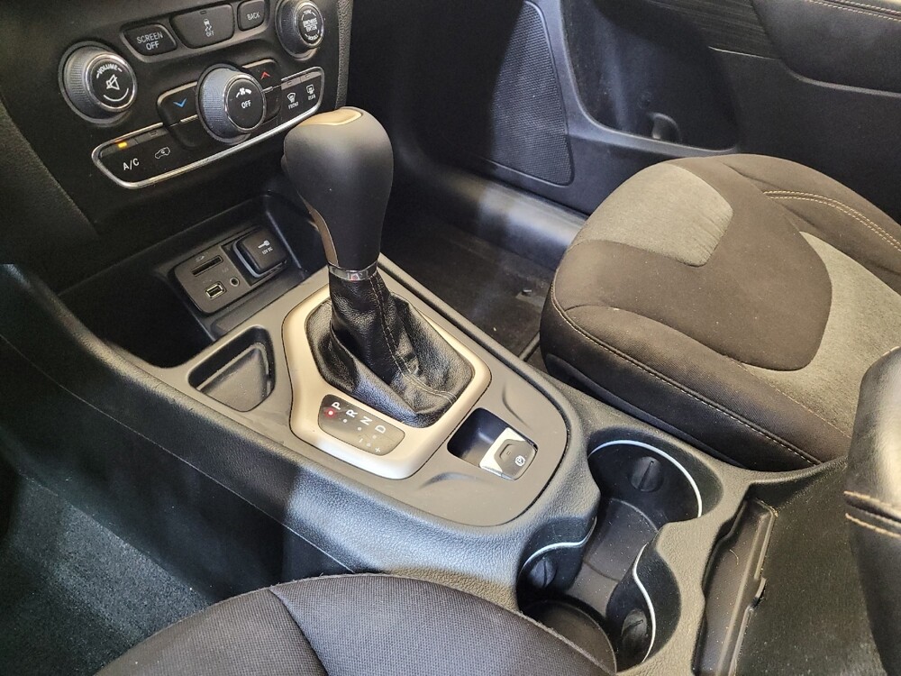 2014 Jeep Cherokee in Columbus, OH 43228 - 18064205 26