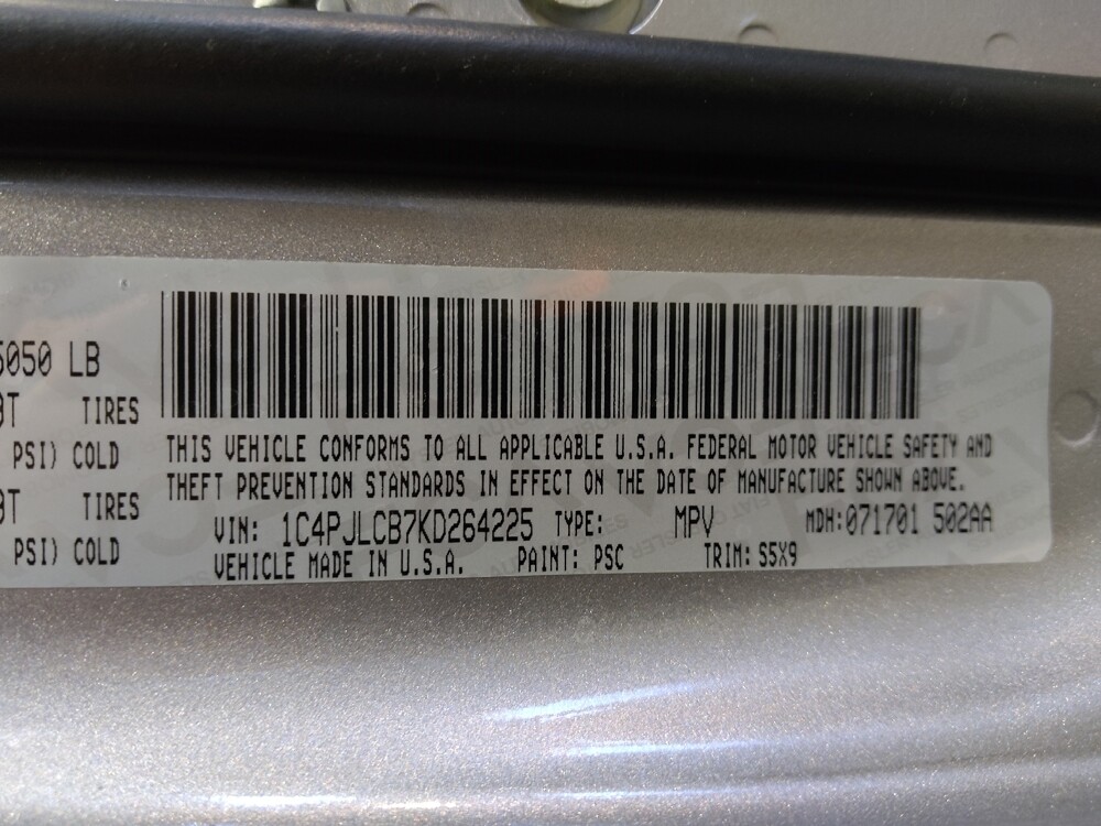 2019 Jeep Cherokee in Glendale, AZ 85301 - 18064288 33