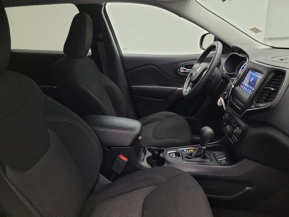 2019 Jeep Cherokee in Glendale, AZ 85301 - 18064288 21