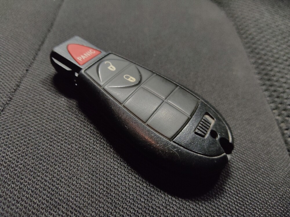 2019 Jeep Cherokee in Glendale, AZ 85301 - 18064288 32