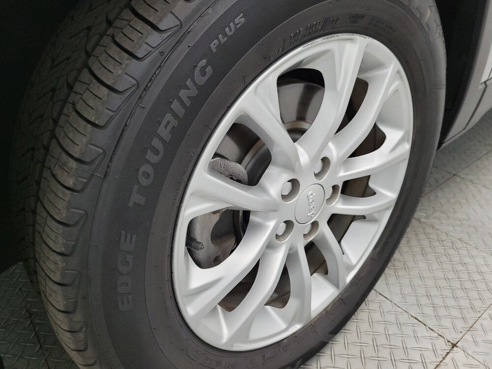 2019 Jeep Cherokee in Glendale, AZ 85301 - 18064288 31