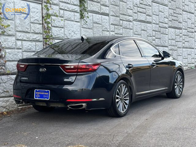 2018 Kia Cadenza in Decatur, GA 30032 - 18064354 6