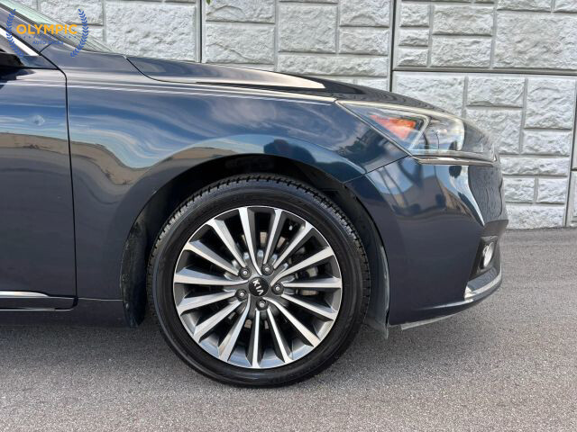 2018 Kia Cadenza in Decatur, GA 30032 - 18064354 11