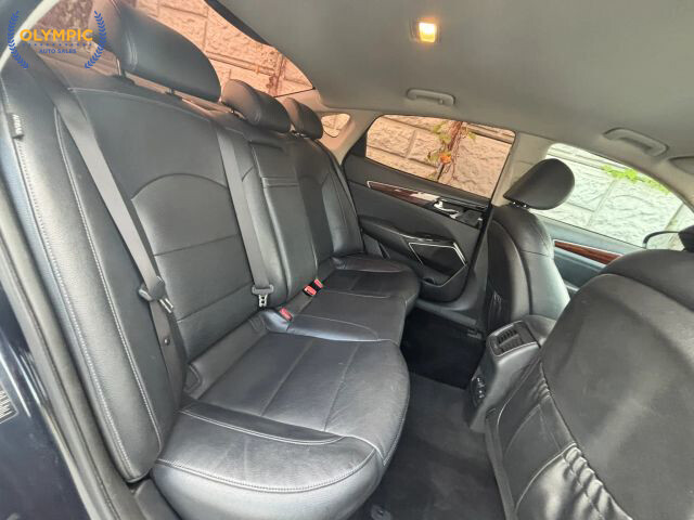 2018 Kia Cadenza in Decatur, GA 30032 - 18064354 36