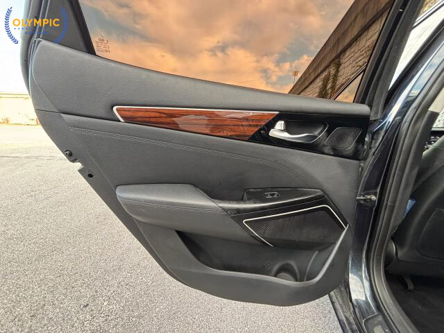 2018 Kia Cadenza in Decatur, GA 30032 - 18064354 38