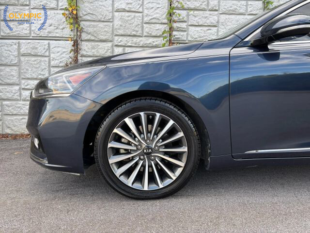 2018 Kia Cadenza in Decatur, GA 30032 - 18064354 9