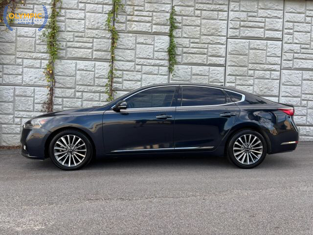 2018 Kia Cadenza in Decatur, GA 30032 - 18064354 7