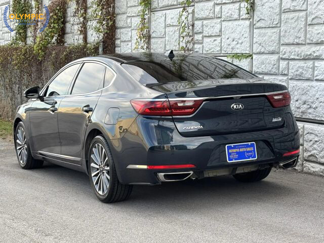 2018 Kia Cadenza in Decatur, GA 30032 - 18064354 4