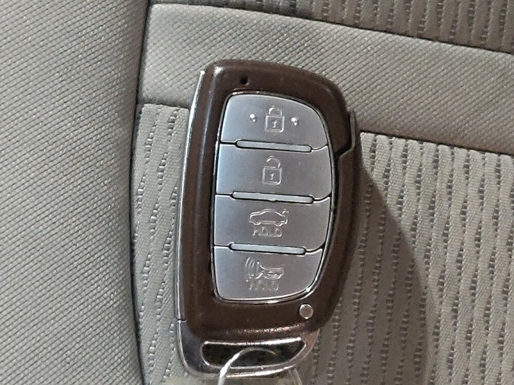 2018 Hyundai Sonata in Tulsa, OK 74145 - 18064407 32