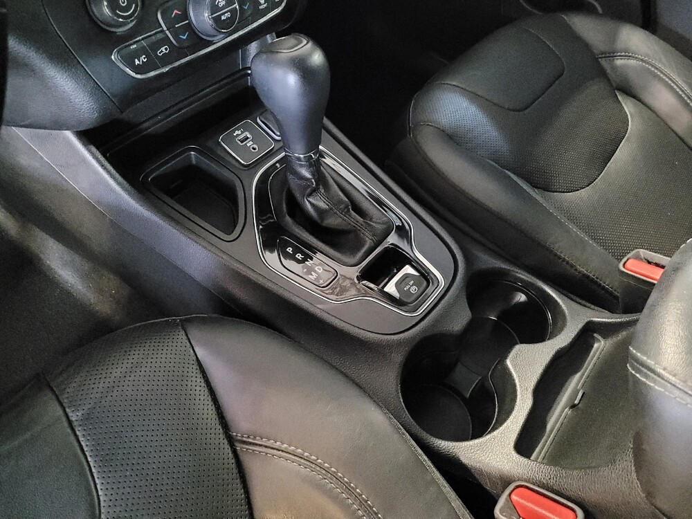 2019 Jeep Cherokee in Lauderdale Lakes, FL 33313 - 18064462 26