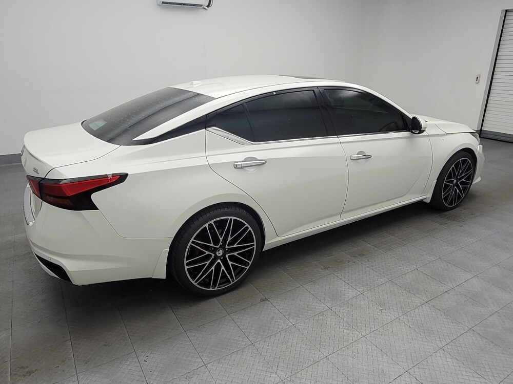 2021 Nissan Altima in Maple Heights, OH 44137 - 18064524 10