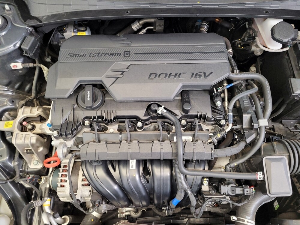 2022 Hyundai Elantra in Maple Heights, OH 44137 - 18064526 30