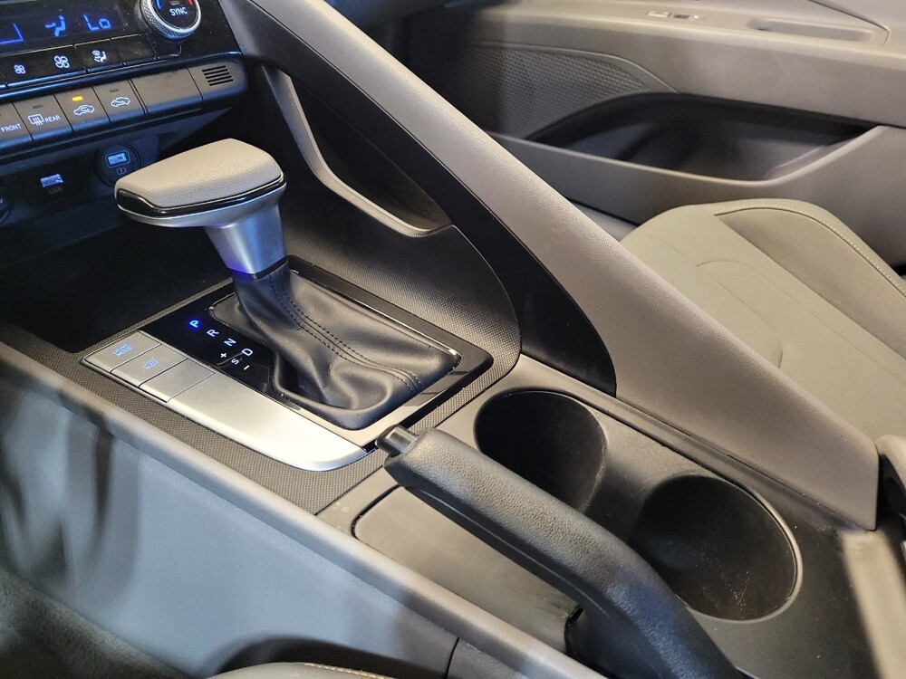 2022 Hyundai Elantra in Maple Heights, OH 44137 - 18064526 26