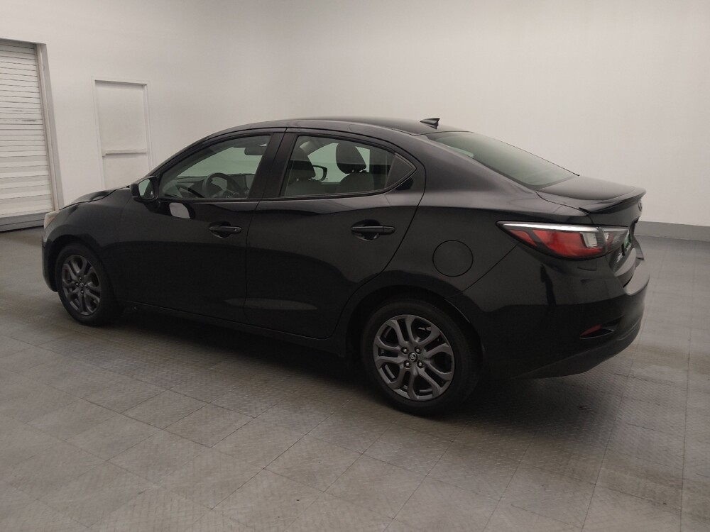 2019 Toyota Yaris in Gainesville, FL 32609 - 18064562 3