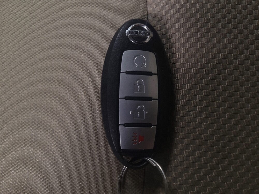 2018 Nissan Pathfinder in Tampa, FL 33619 - 18064609 32