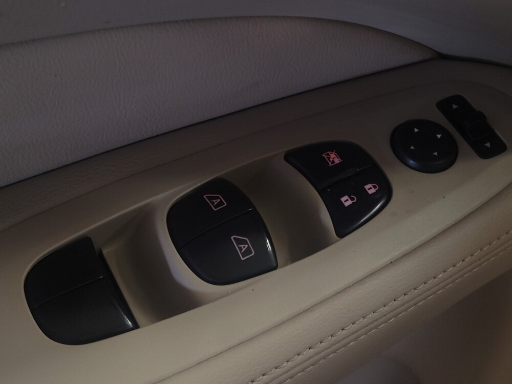 2018 Nissan Pathfinder in Tampa, FL 33619 - 18064609 27