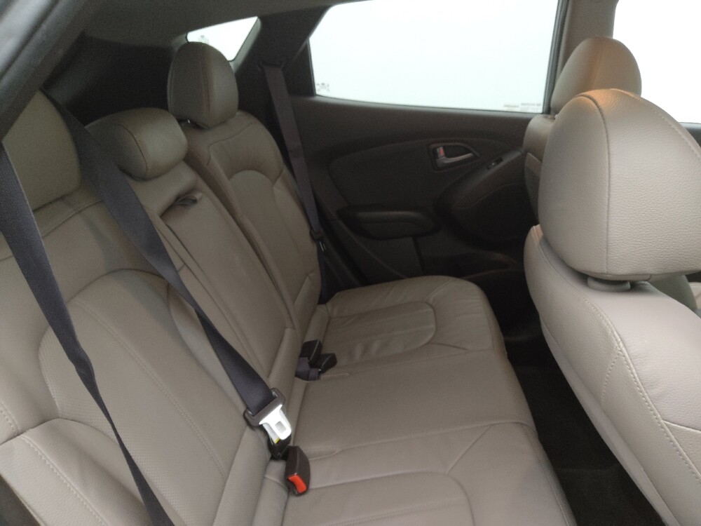 2015 Hyundai Tucson in Greenville, SC 29607 - 18064640 19