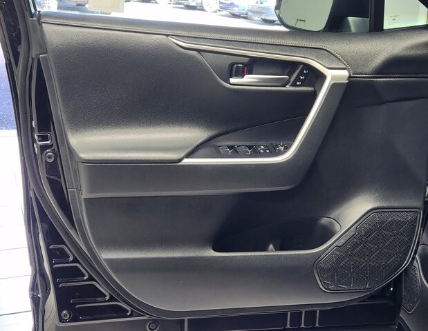 2019 Toyota RAV4 in Cinnaminson, NJ 08077 - 18064720 10