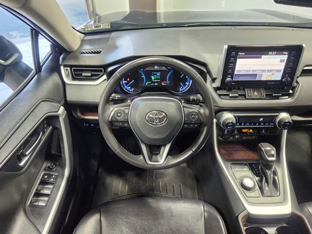 2019 Toyota RAV4 in Cinnaminson, NJ 08077 - 18064720 17