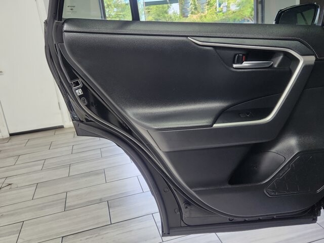2019 Toyota RAV4 in Cinnaminson, NJ 08077 - 18064720 12