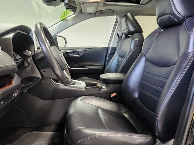 2019 Toyota RAV4 in Cinnaminson, NJ 08077 - 18064720 11