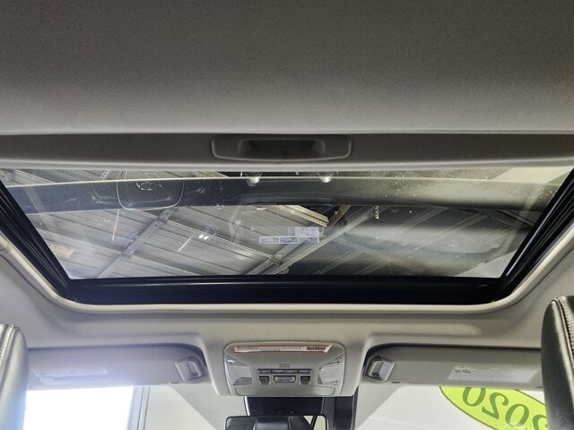 2019 Toyota RAV4 in Cinnaminson, NJ 08077 - 18064720 15