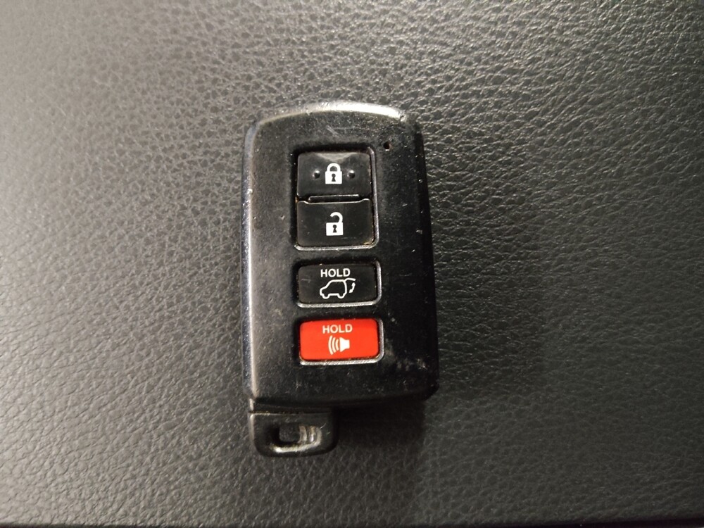 2019 Toyota Highlander in Chattanooga, TN 37421 - 18064787 32