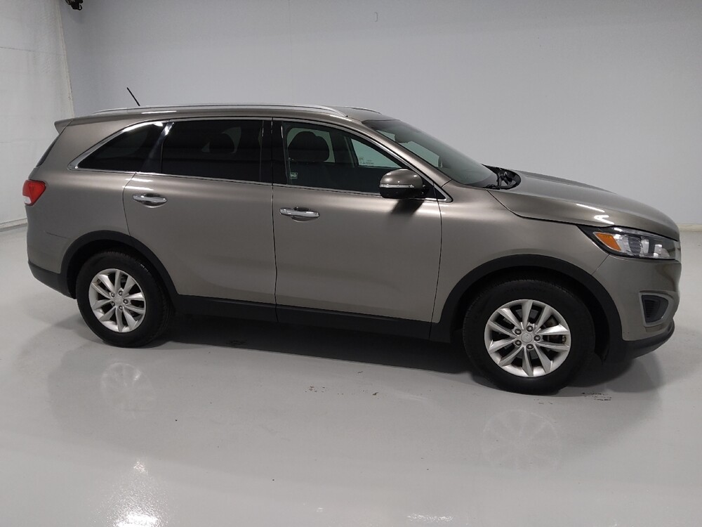 2016 Kia Sorento in Columbus, OH 43228 - 18064910 11